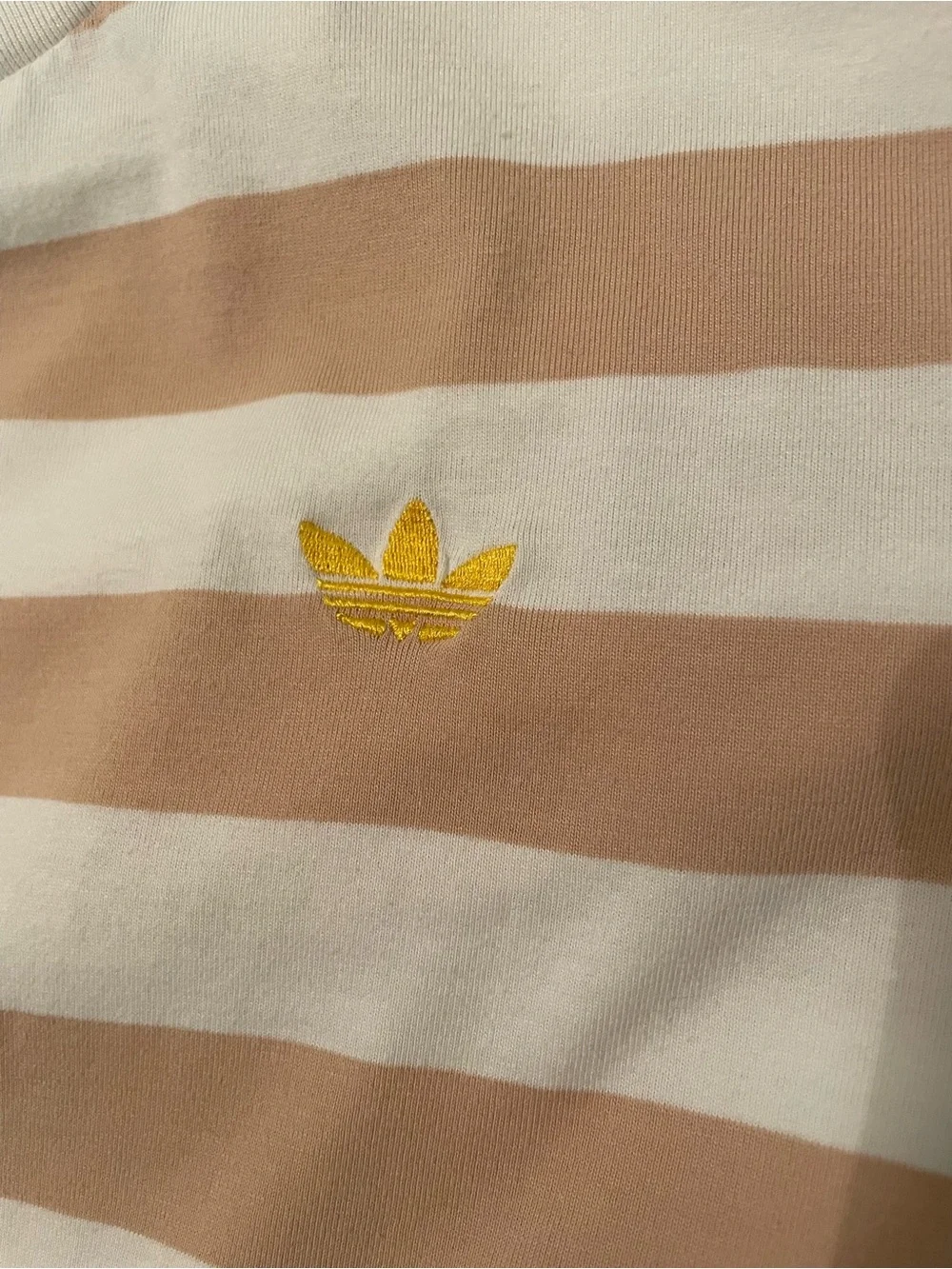 Adidas Mens Casual Tan and White Striped T-shirt Medium Embroidered Logo